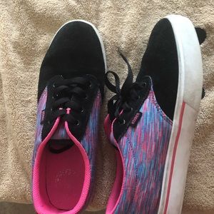 🎊 Colorful Etnies🎊